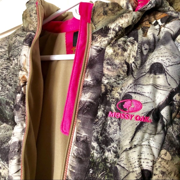 *SOLD on Facebook* Mossy Oak Puffy Jacket - Picture 4 of 8